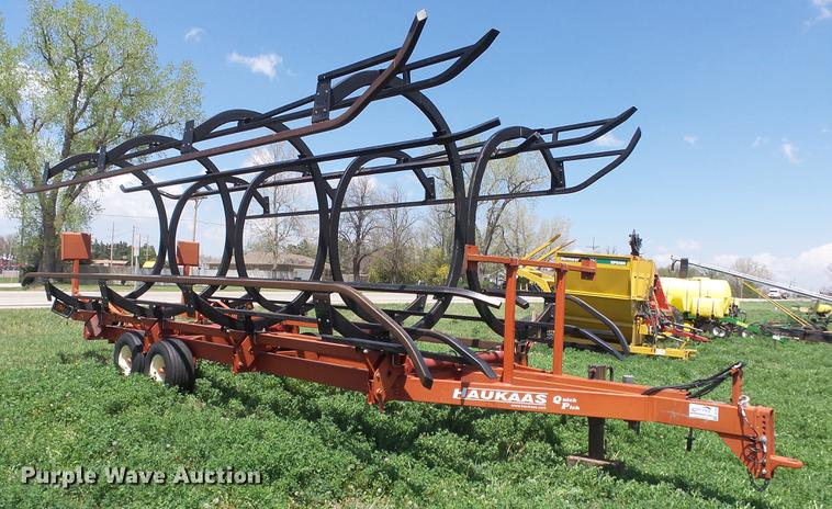 image for item DC1988 Haukaas Quick Pick bale mover