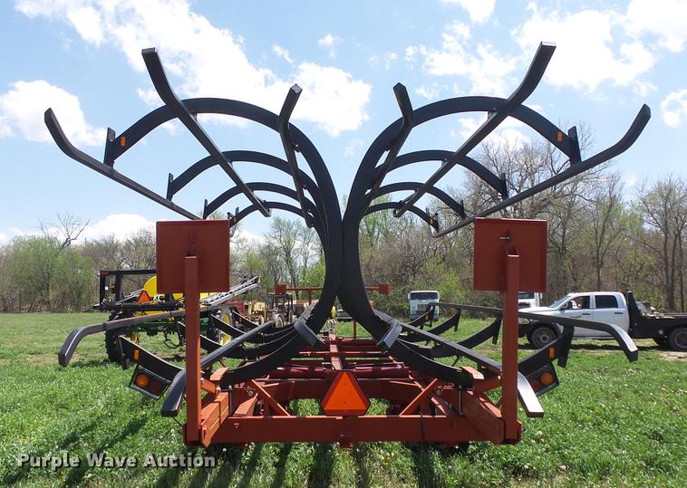 image for item DC1988 Haukaas Quick Pick bale mover