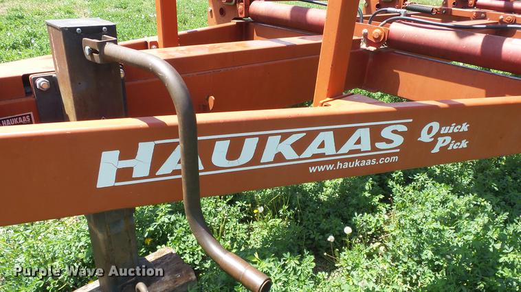 image for item DC1988 Haukaas Quick Pick bale mover