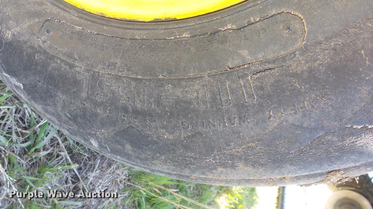 image for item DC3004 John Deere 455 grain drill