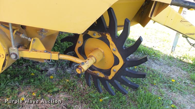 image for item DC4213 2001 Vermeer 605XL round baler