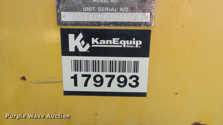 image for item DC4213 2001 Vermeer 605XL round baler