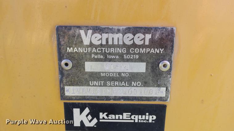 image for item DC4213 2001 Vermeer 605XL round baler