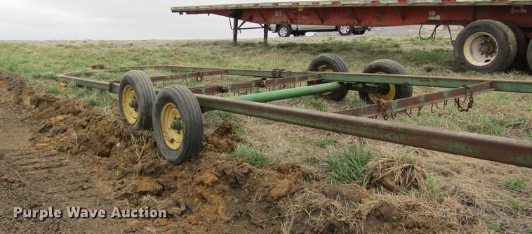 image for item DC4291 John Deere hay wagon