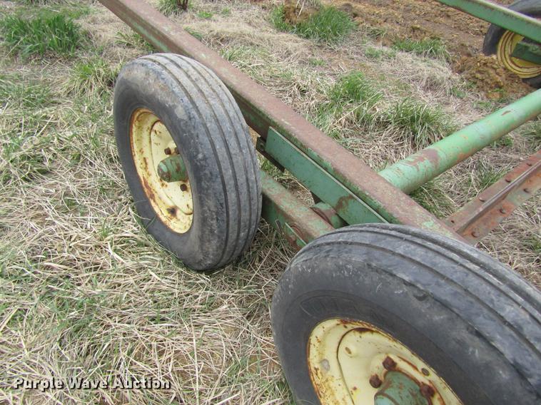 image for item DC4291 John Deere hay wagon