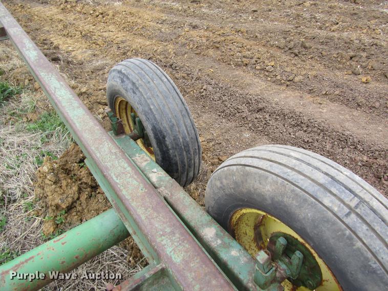 image for item DC4291 John Deere hay wagon