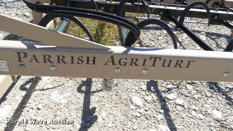 image for item DC5550 Parrish AgriTurf hay accumulator and grapple