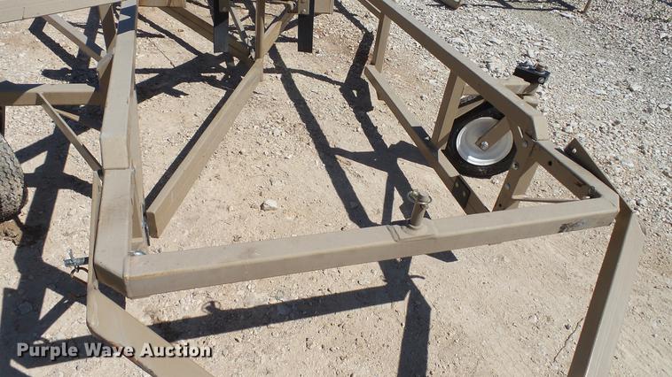 image for item DC5550 Parrish AgriTurf hay accumulator and grapple