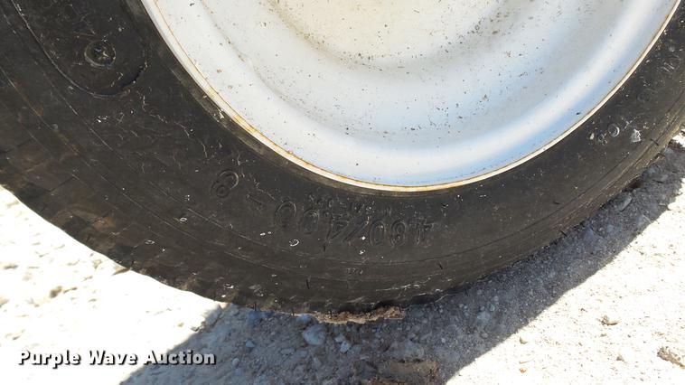 image for item DC5550 Parrish AgriTurf hay accumulator and grapple