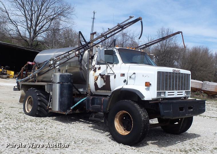 image for item DC7339 1989 GMC TopKick 7000 applicator truck