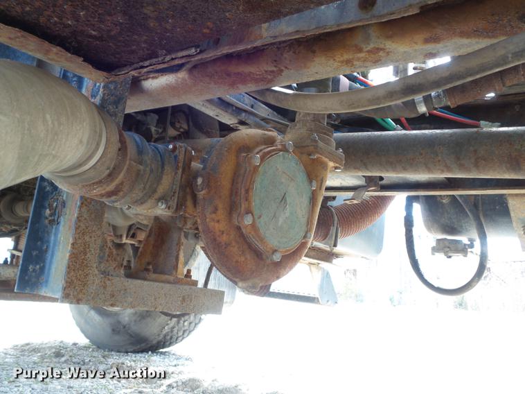 image for item DC7339 1989 GMC TopKick 7000 applicator truck