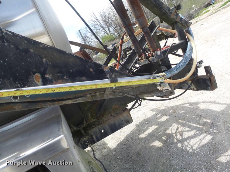 image for item DC7339 1989 GMC TopKick 7000 applicator truck