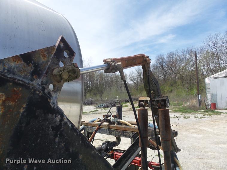 image for item DC7339 1989 GMC TopKick 7000 applicator truck