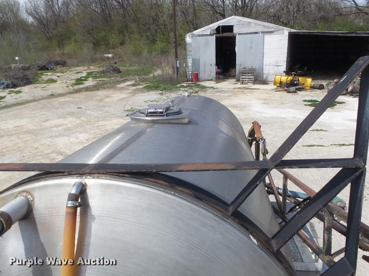 image for item DC7339 1989 GMC TopKick 7000 applicator truck