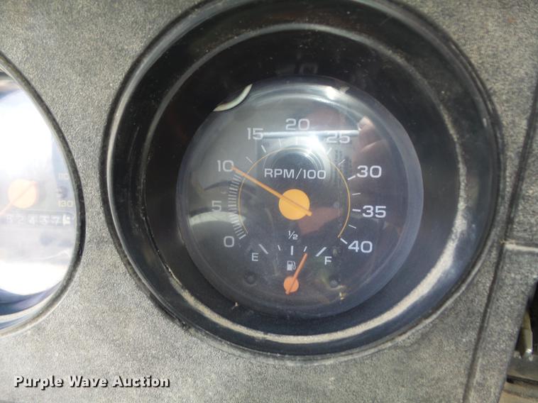 image for item DC7339 1989 GMC TopKick 7000 applicator truck