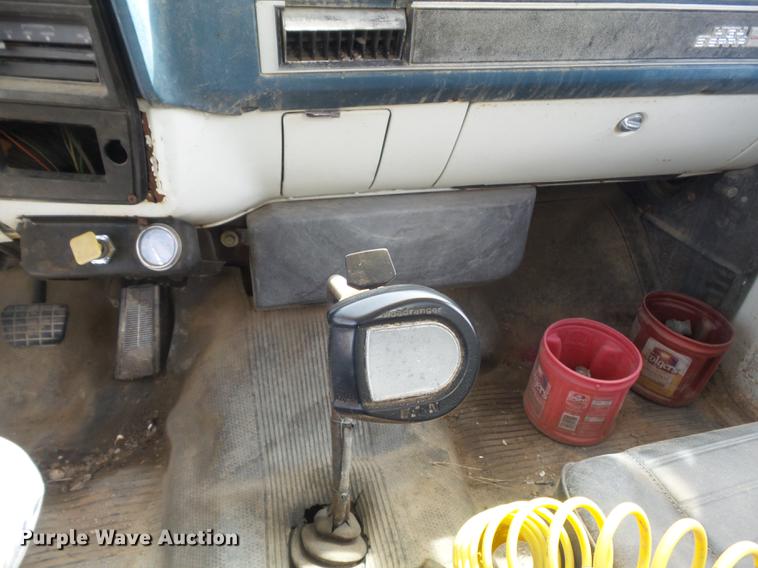 image for item DC7339 1989 GMC TopKick 7000 applicator truck