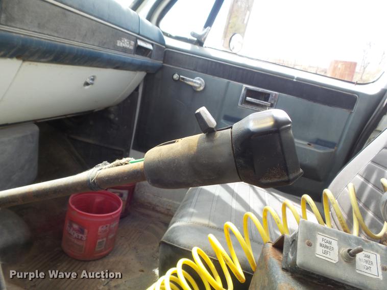 image for item DC7339 1989 GMC TopKick 7000 applicator truck