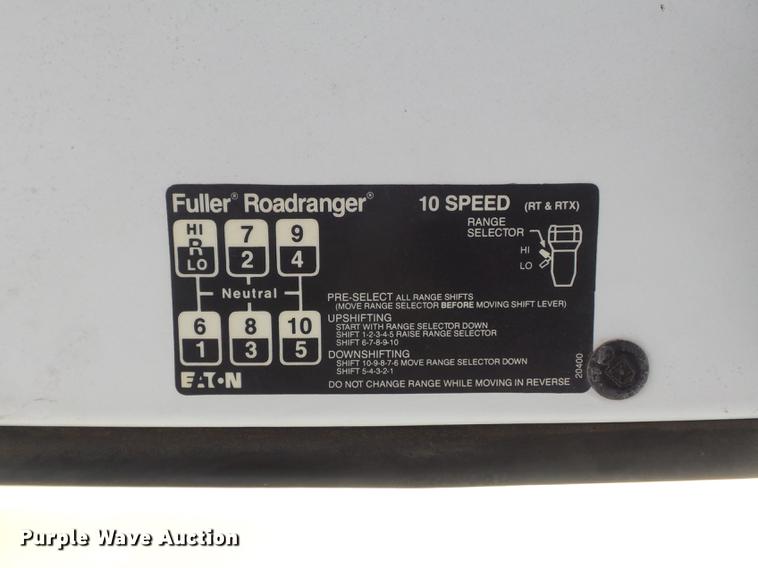 image for item DC7339 1989 GMC TopKick 7000 applicator truck