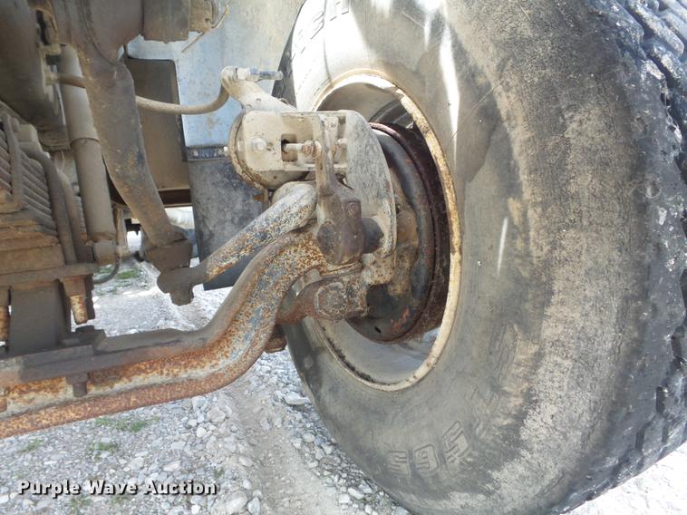 image for item DC7339 1989 GMC TopKick 7000 applicator truck