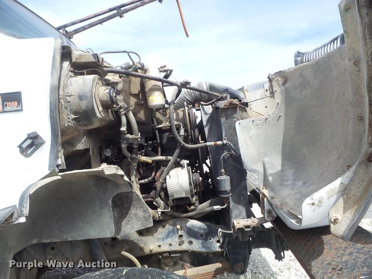 image for item DC7339 1989 GMC TopKick 7000 applicator truck