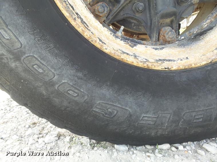 image for item DC7339 1989 GMC TopKick 7000 applicator truck