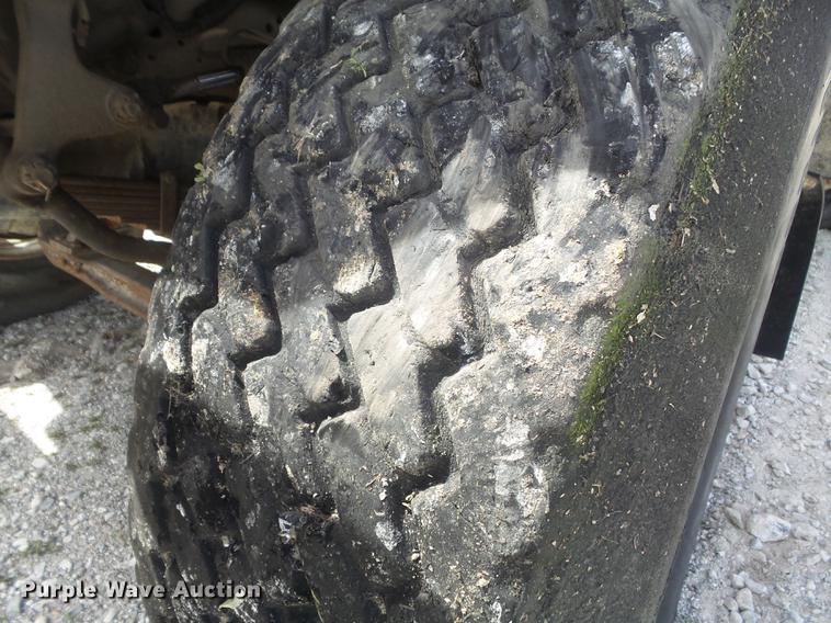 image for item DC7339 1989 GMC TopKick 7000 applicator truck