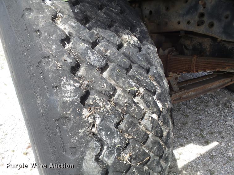 image for item DC7339 1989 GMC TopKick 7000 applicator truck