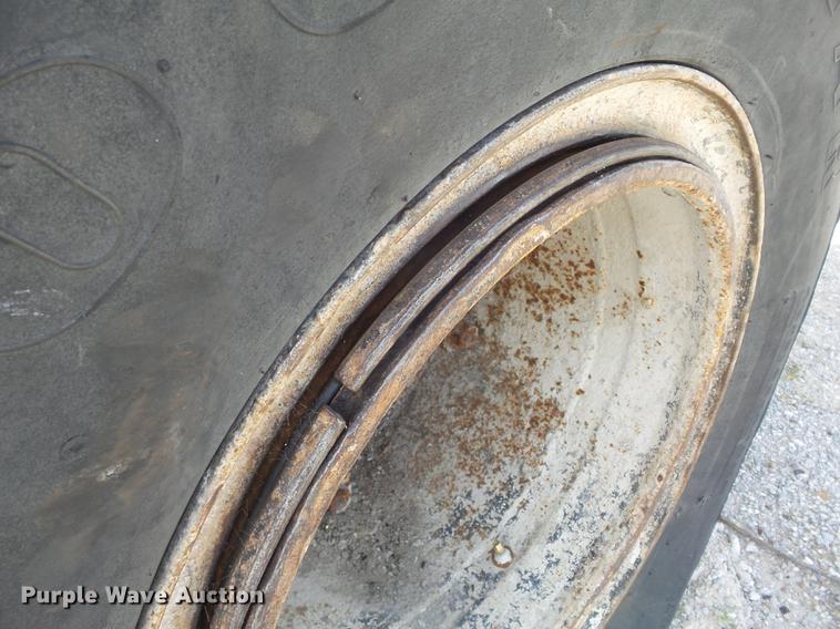 image for item DC7339 1989 GMC TopKick 7000 applicator truck