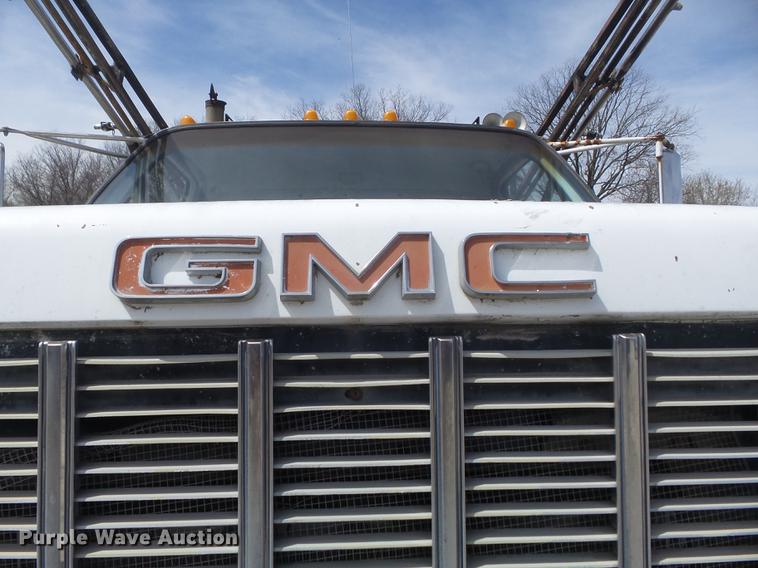 image for item DC7339 1989 GMC TopKick 7000 applicator truck