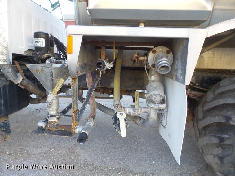 image for item DC7340 1999 GMC C8500 applicator truck