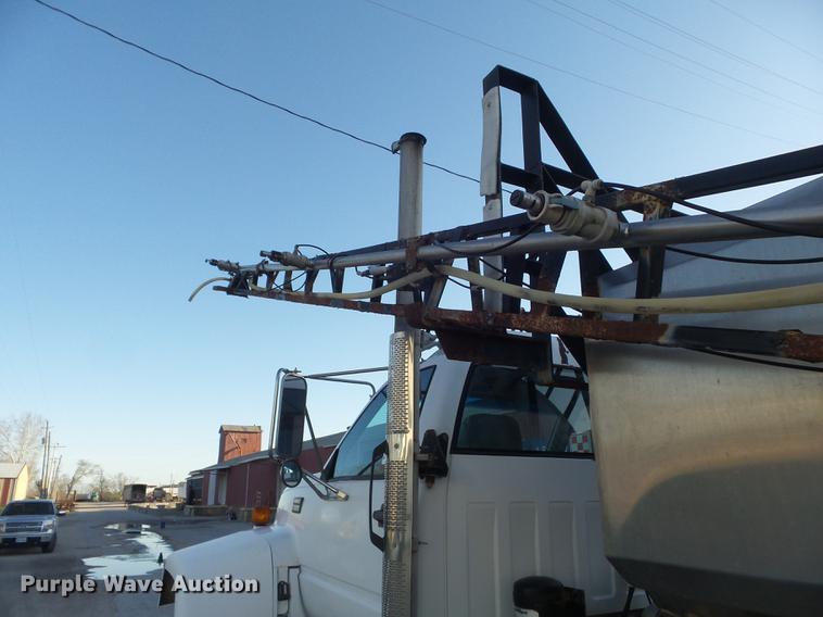 image for item DC7340 1999 GMC C8500 applicator truck