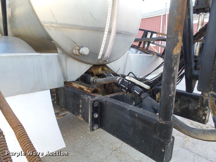 image for item DC7340 1999 GMC C8500 applicator truck