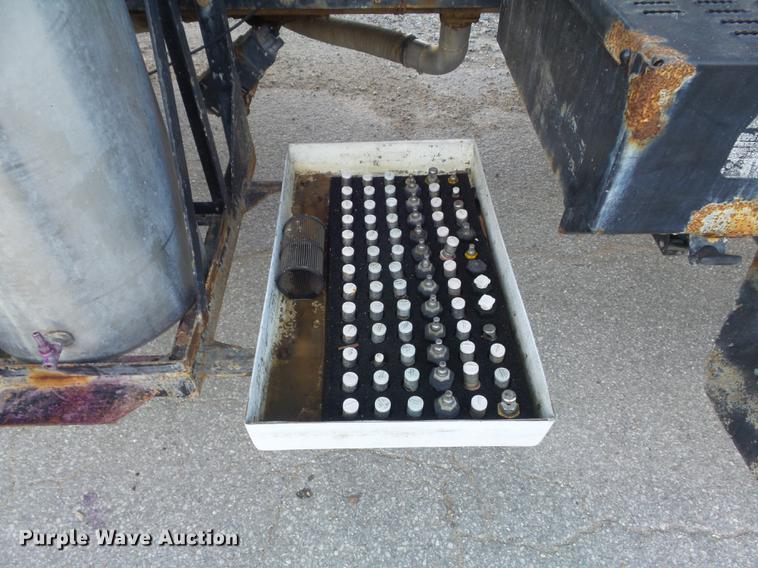 image for item DC7340 1999 GMC C8500 applicator truck