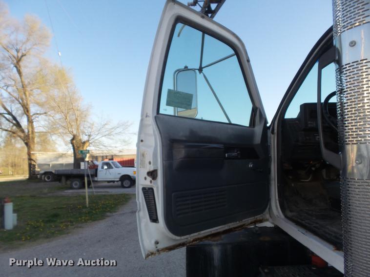 image for item DC7340 1999 GMC C8500 applicator truck