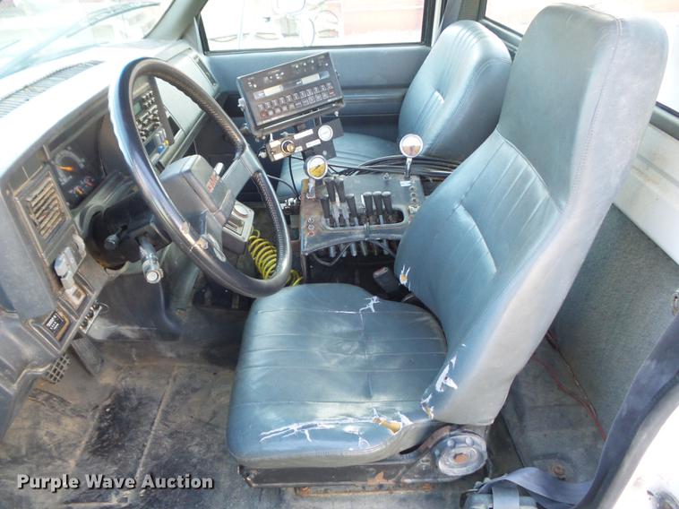 image for item DC7340 1999 GMC C8500 applicator truck