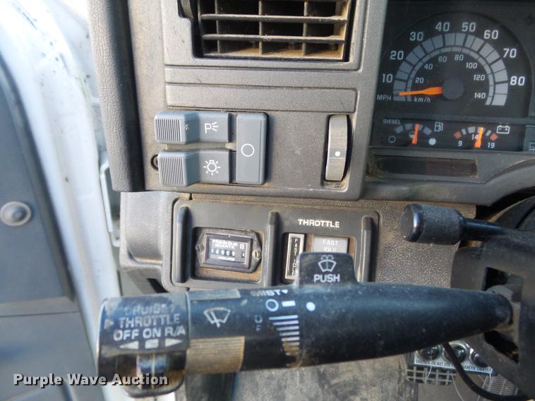 image for item DC7340 1999 GMC C8500 applicator truck