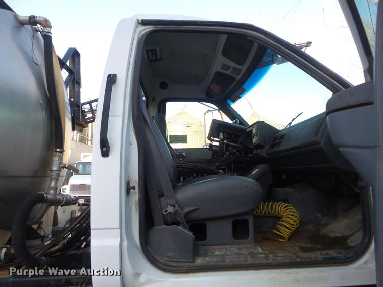 image for item DC7340 1999 GMC C8500 applicator truck