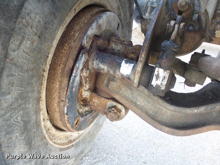 image for item DC7340 1999 GMC C8500 applicator truck