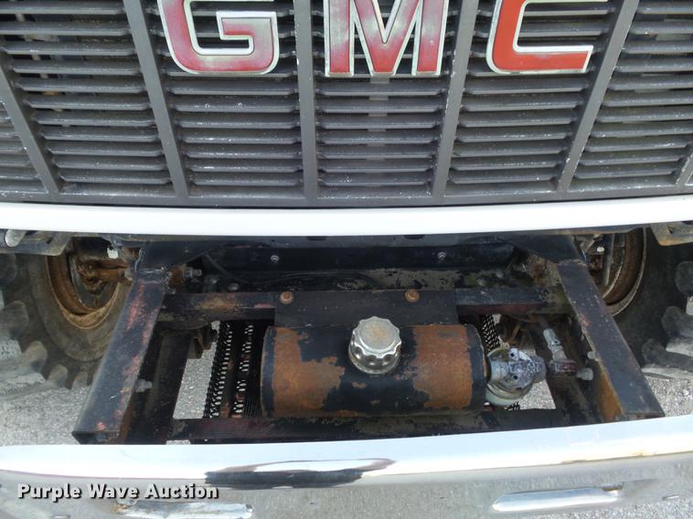 image for item DC7340 1999 GMC C8500 applicator truck