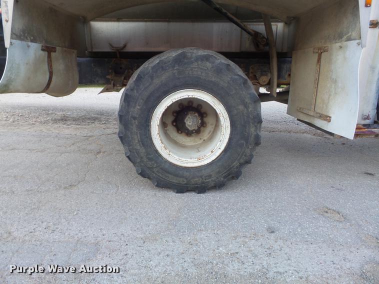 image for item DC7340 1999 GMC C8500 applicator truck