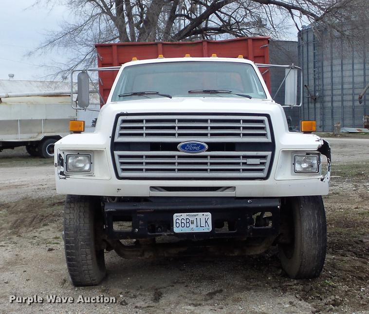 image for item DC7359 1984 Ford F8000 grain truck