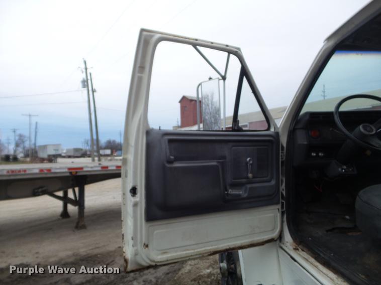 image for item DC7359 1984 Ford F8000 grain truck