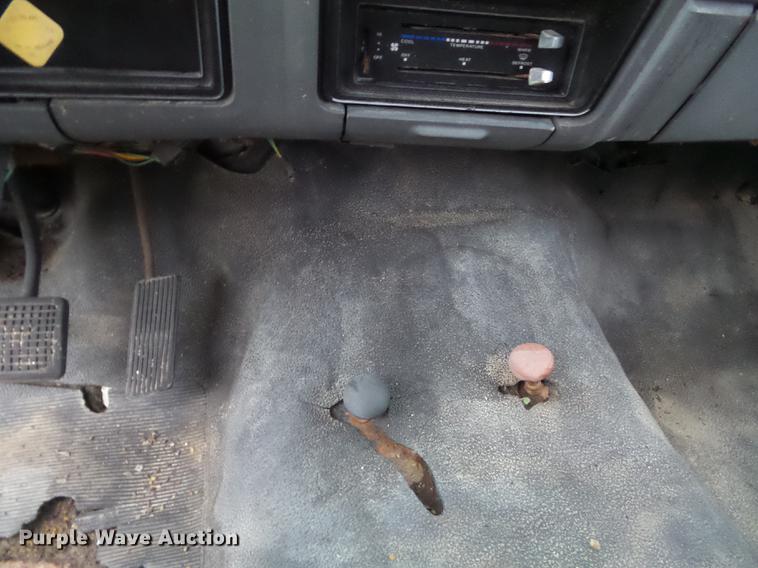 image for item DC7359 1984 Ford F8000 grain truck