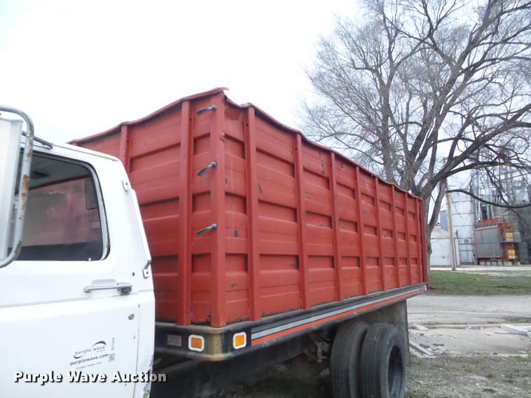 image for item DC7359 1984 Ford F8000 grain truck