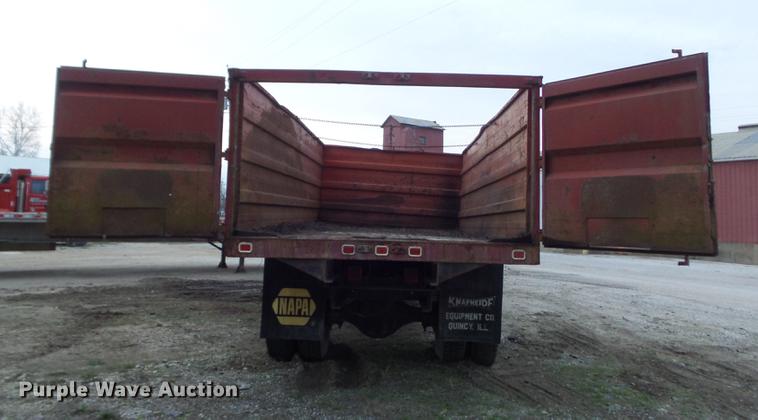 image for item DC7359 1984 Ford F8000 grain truck