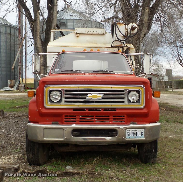 image for item DC7360 1988 Chevrolet Kodiak 70 feed truck