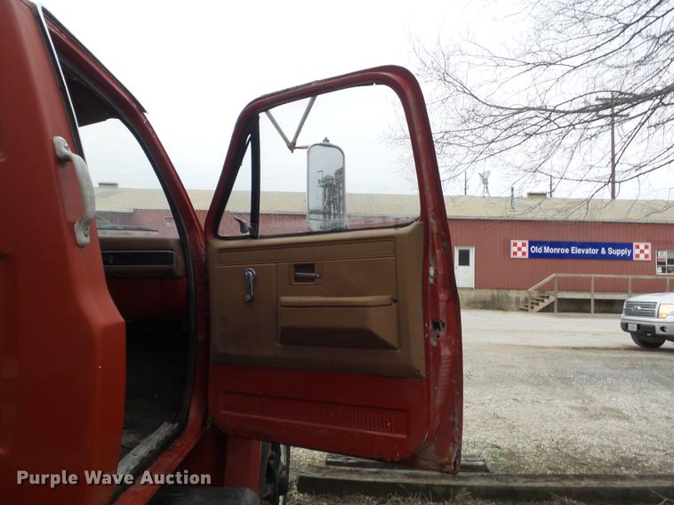 image for item DC7360 1988 Chevrolet Kodiak 70 feed truck