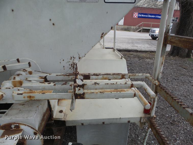 image for item DC7360 1988 Chevrolet Kodiak 70 feed truck