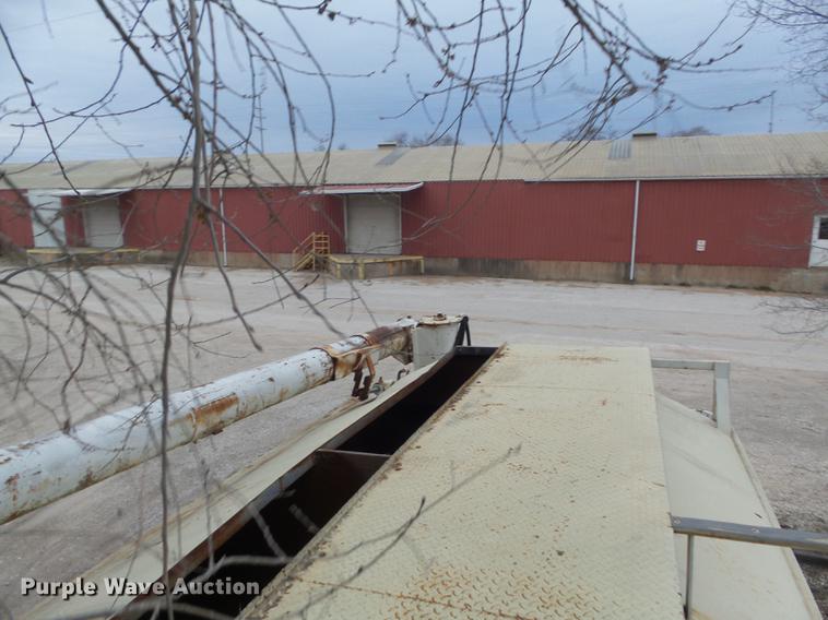 image for item DC7360 1988 Chevrolet Kodiak 70 feed truck