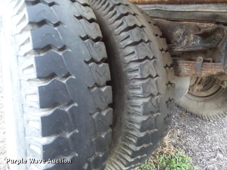 image for item DC7360 1988 Chevrolet Kodiak 70 feed truck